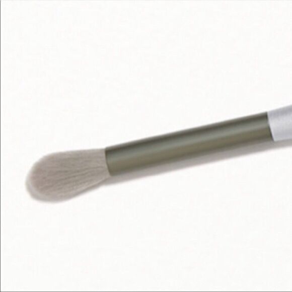 Belle en Argent The Subtly Shady Crease Blend Brush new plus Ipsy drawstring bag - Picture 1 of 9